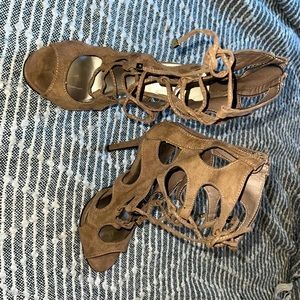 Tan size 7 heels